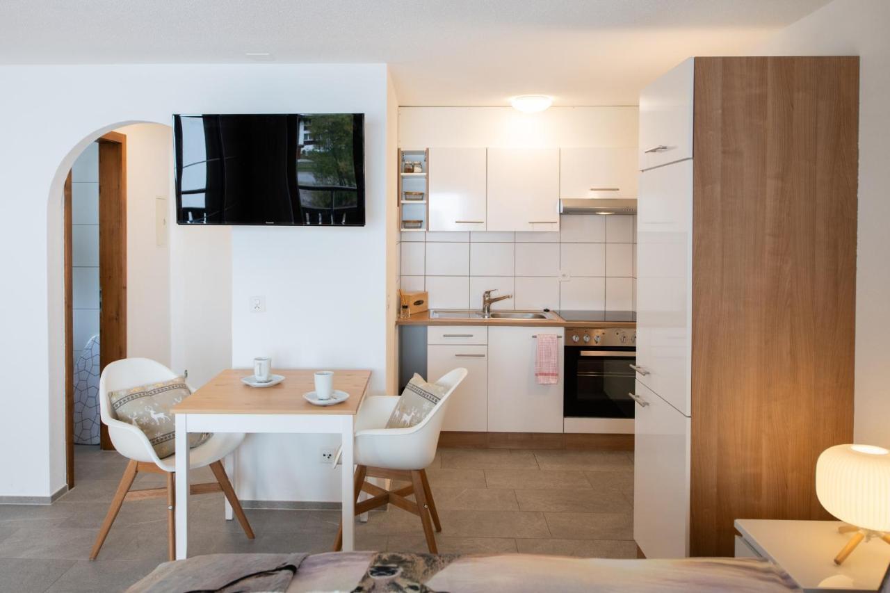 Agrimonia - Moebilierte Ferienwohnung Mit Balkon Давос Экстерьер фото